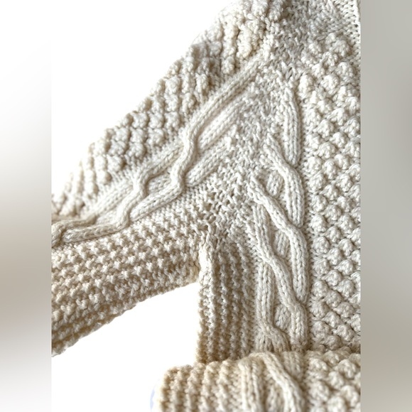 Gorgeous Handmade Classic Knit Cream Chunky Cable Knit Long Line Sweater - Picture 10 of 12